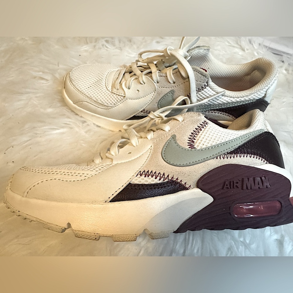 Nike Air Max SIZE 6 NEW White with Maroon and Grey details - Picture 2 of 11